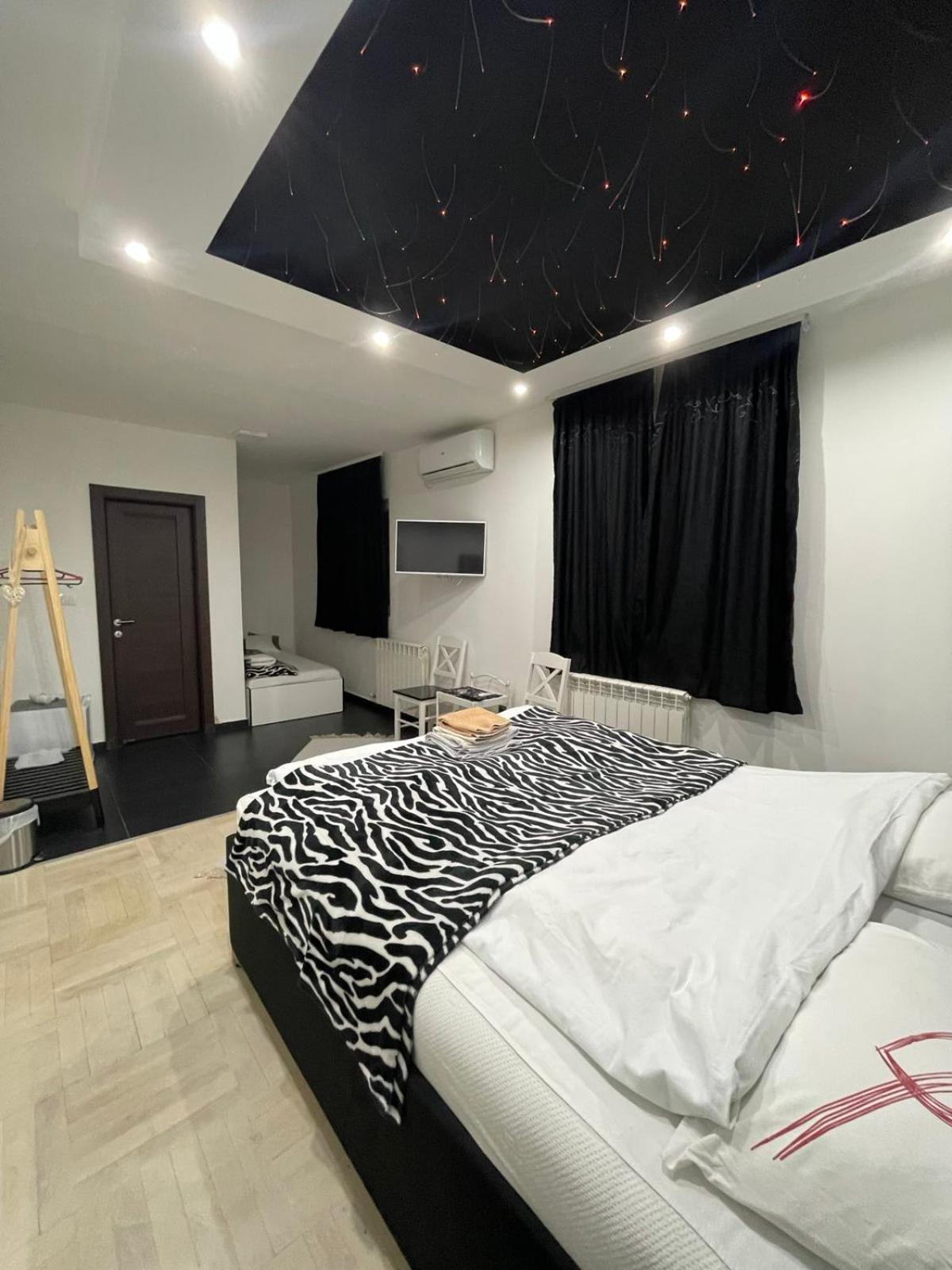 Airport Apartments Белград Стая снимка
