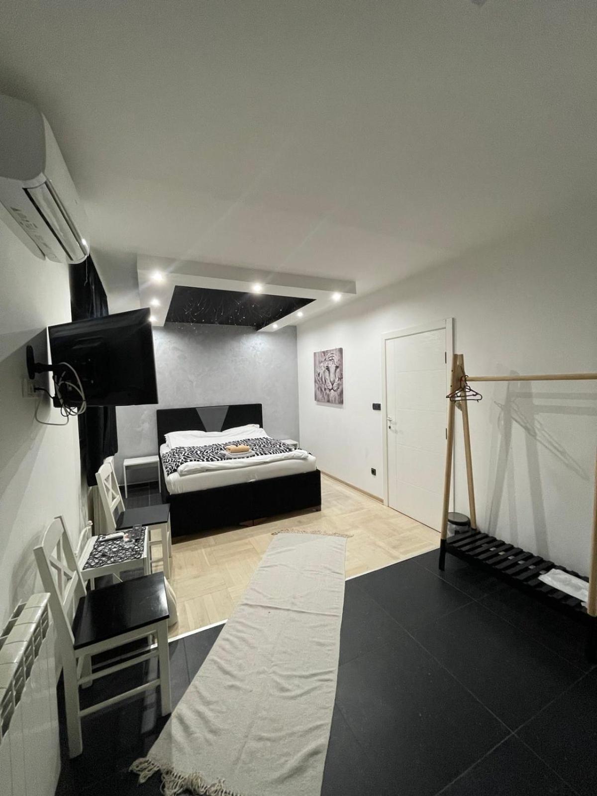 Airport Apartments Белград Стая снимка