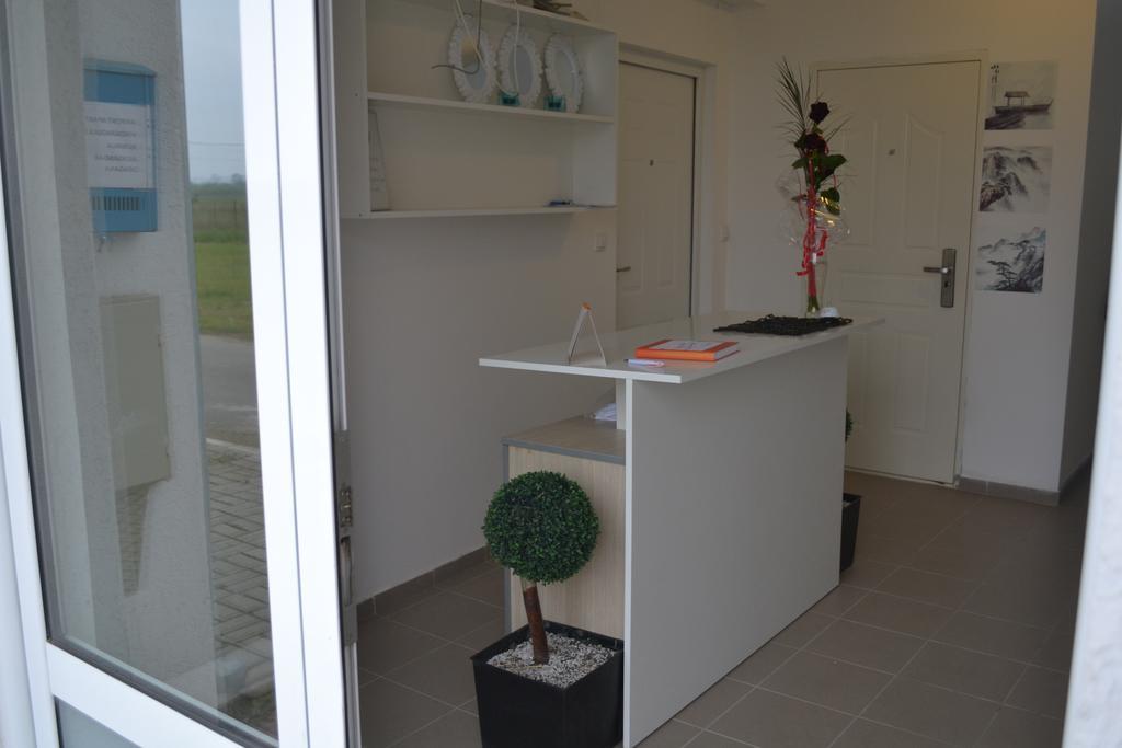 Airport Apartments Белград Екстериор снимка