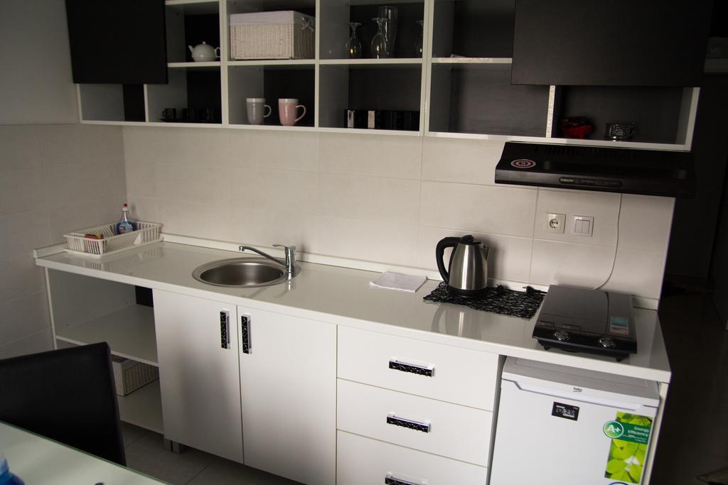 Airport Apartments Белград Екстериор снимка