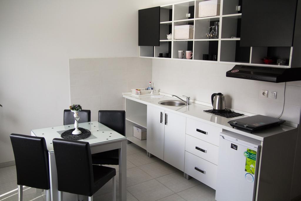 Airport Apartments Белград Екстериор снимка