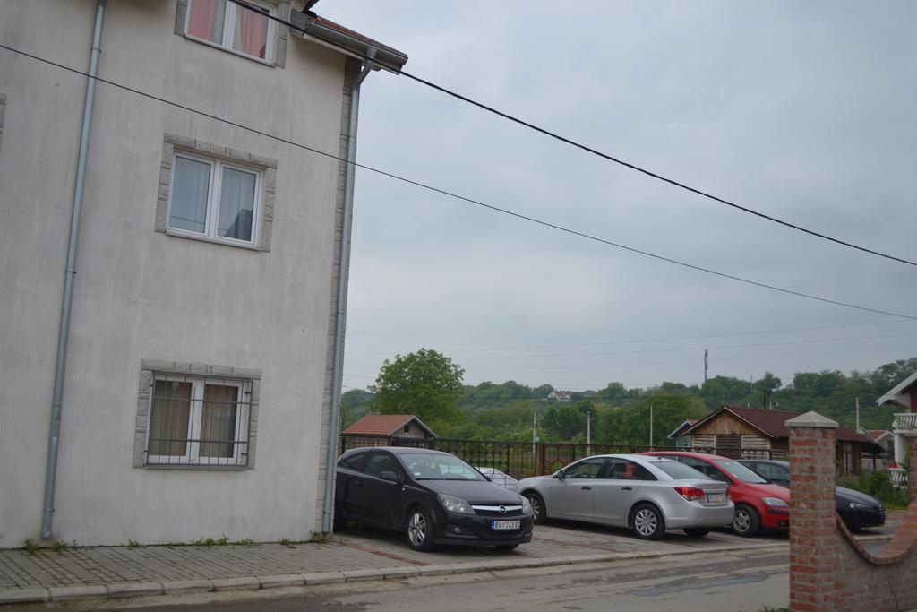 Airport Apartments Белград Екстериор снимка