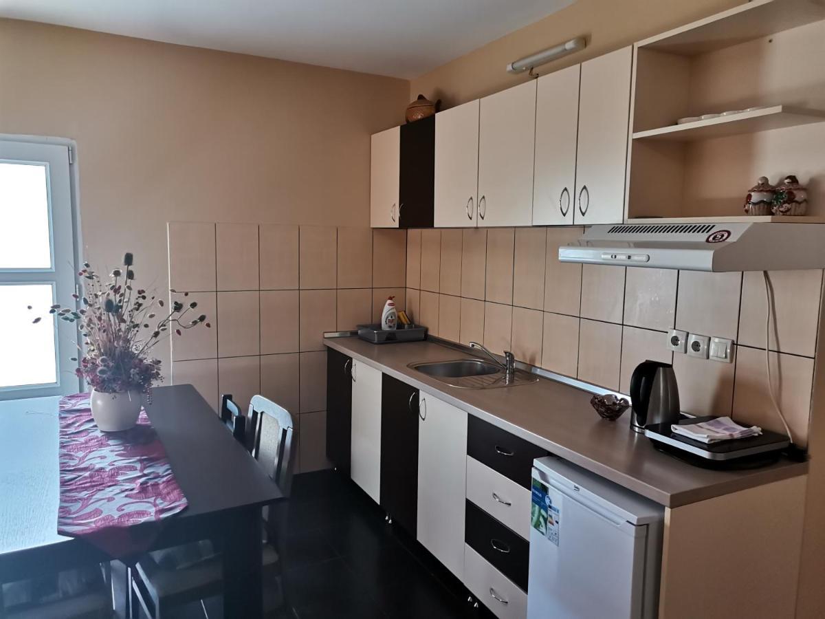 Airport Apartments Белград Екстериор снимка