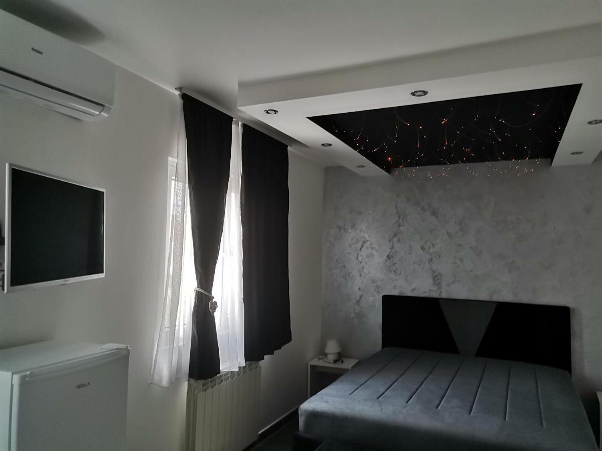 Airport Apartments Белград Екстериор снимка
