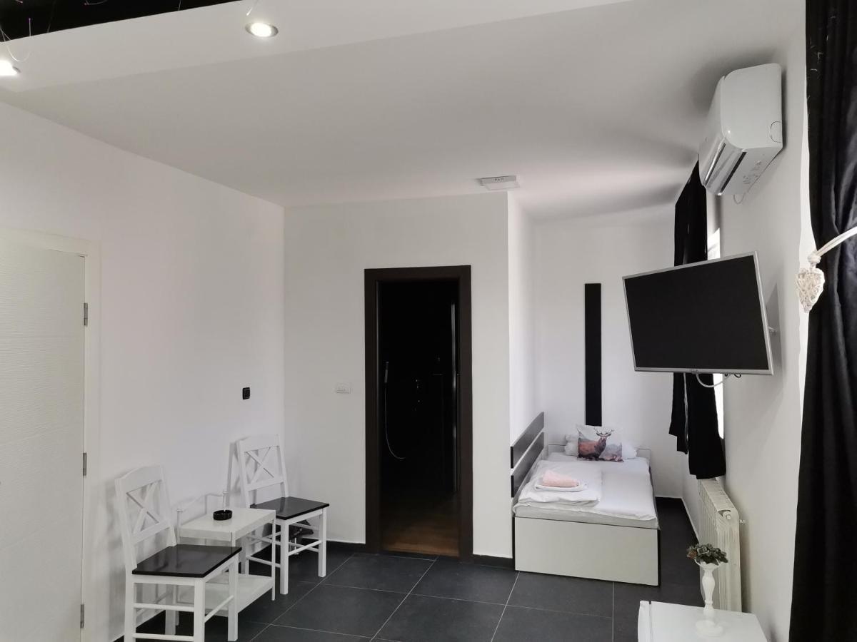 Airport Apartments Белград Екстериор снимка